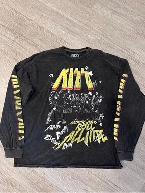 NWT Kiss Black Crewneck Sweatshirt with Yellow and Red Graphic Size XL
